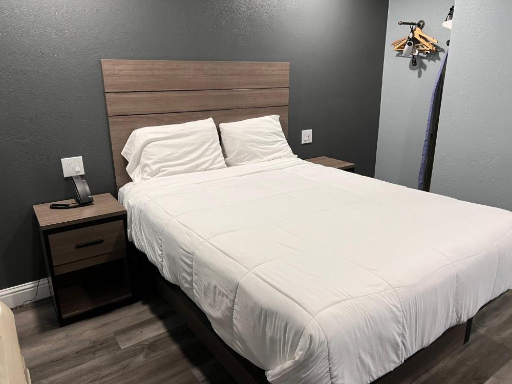 Surf City Inn & Suites